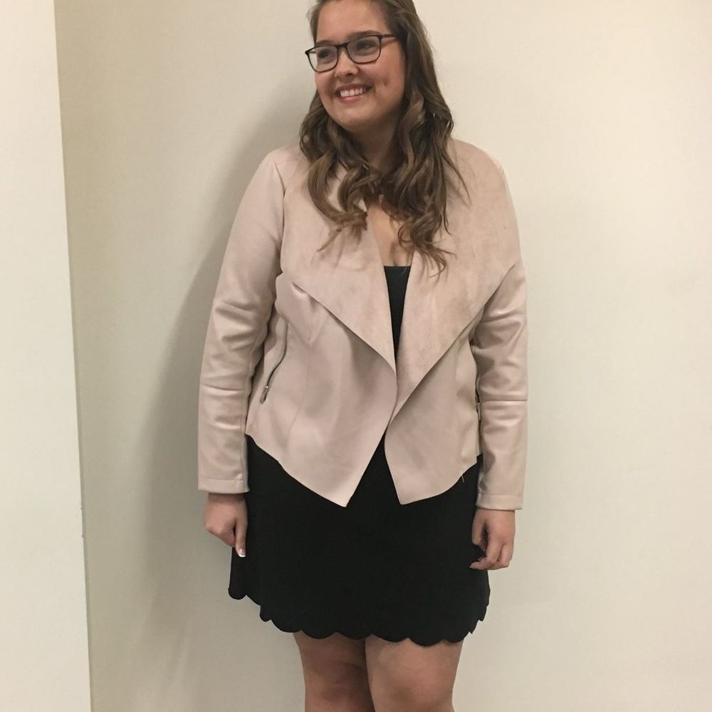 Meet your Posher, Elizabeth